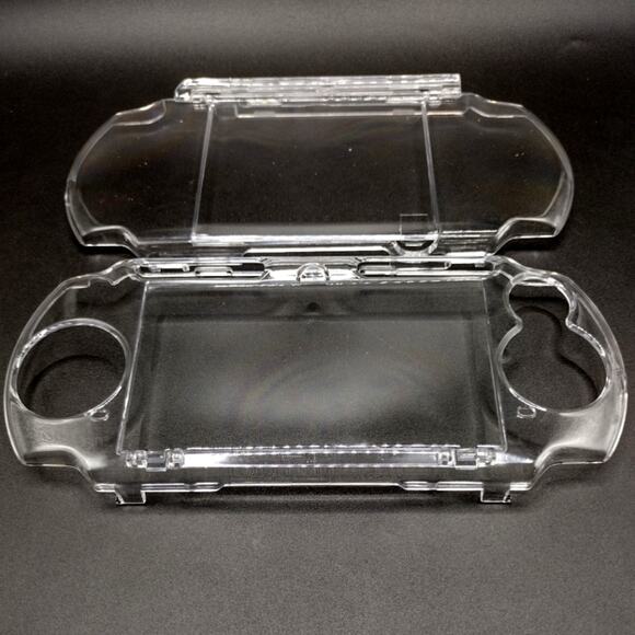 PlayStation PSP 2000 & 3000 Clear Case Protective Clamshell Hard Shell NEW!